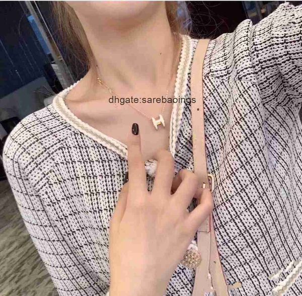 aher max designer luxury h necklace female clavicle chain small design sense light enamel pendant letter new 2023, Silver
aher max designer luxury h necklace female clavicle chain small design sense light enamel pendant letter new 2023, Silver
