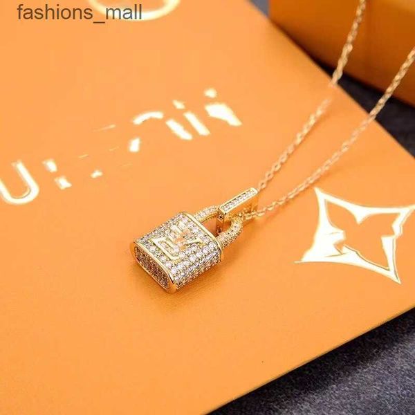 luxurys sale pendant necklaces fashion for man woman inverted triangle letter designers brand jewelry mens womens trendy personality clavicl, Silver
luxurys sale pendant necklaces fashion for man woman inverted triangle letter designers brand jewelry mens womens trendy personality clavicl, Silver