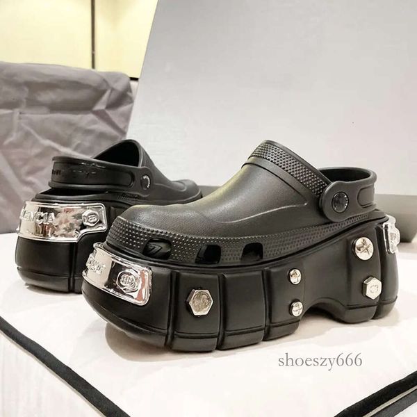 2023 paris hard sandals punk style rubber rivet black white special slipper for men women sandals beach casual foam shoes stripe
2023 paris hard sandals punk style rubber rivet black white special slipper for men women sandals beach casual foam shoes stripe