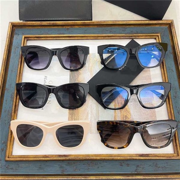 2023 new xiaoxiangjia's new square heart sunglasses are the same as fashionable sunglasses ch5478, White;black
2023 new xiaoxiangjia's new square heart sunglasses are the same as fashionable sunglasses ch5478, White;black