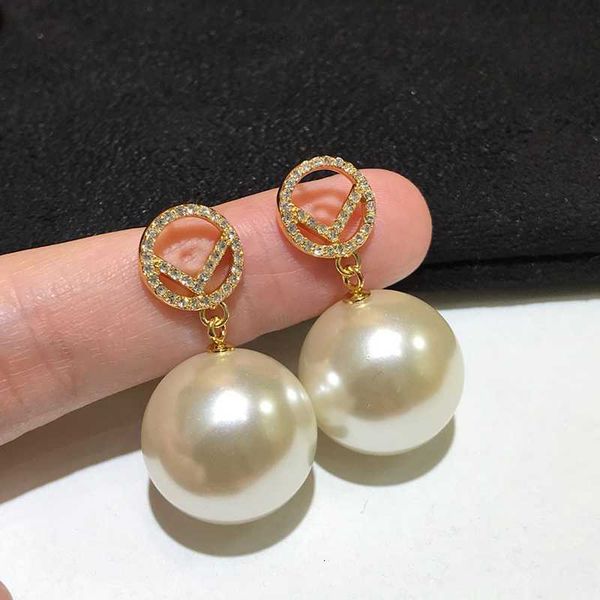 luxurys women designers stud gold earring diamond pearl earrings ear stud womens designer studs birthday gift letters f 22112106, Golden;silver
luxurys women designers stud gold earring diamond pearl earrings ear stud womens designer studs birthday gift letters f 22112106, Golden;silver