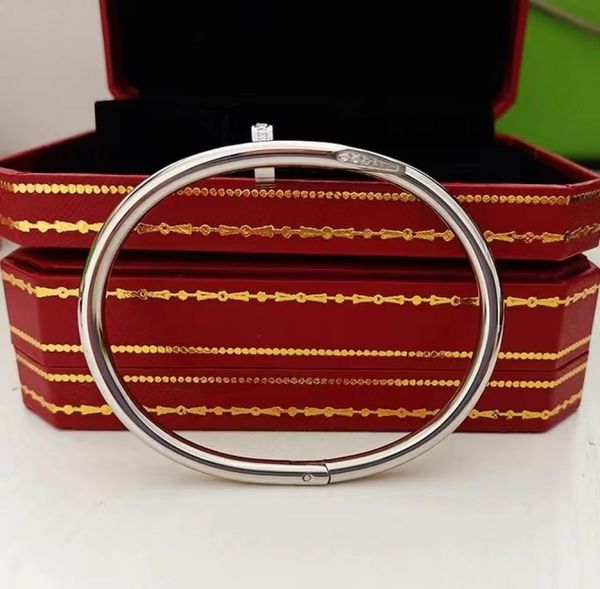 premium edition ladies bangle gold plated high end fashion jewelry box card style7336877, Black
premium edition ladies bangle gold plated high end fashion jewelry box card style7336877, Black