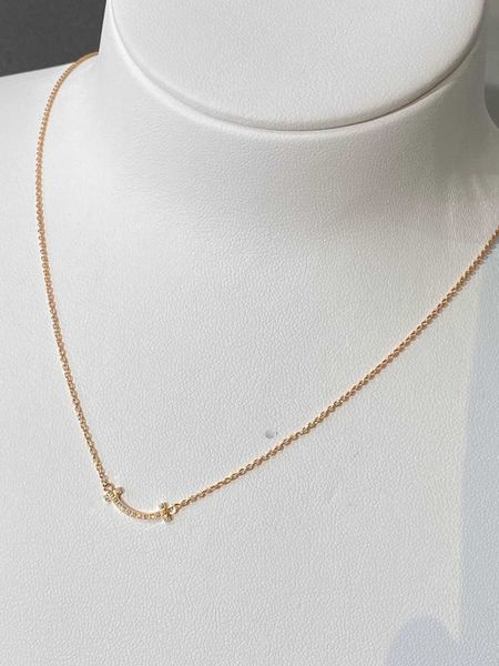 designer new tiffay v gold mini small letter diamond smiling face necklace women's full short collar chain, Silver
designer new tiffay v gold mini small letter diamond smiling face necklace women's full short collar chain, Silver