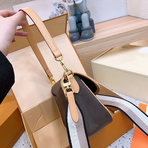 designer bags shoulder bag totes leather luxury old flower diane baguette handbag large-capacity canvas strap letters colorful new floral03
designer bags shoulder bag totes leather luxury old flower diane baguette handbag large-capacity canvas strap letters colorful new floral03