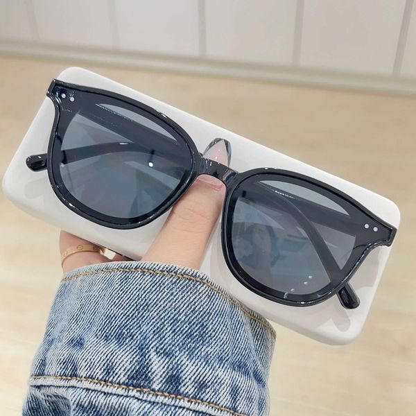 new net red sunglasses women's fashionable square men's anti ultraviolet sunglasses, White;black
new net red sunglasses women's fashionable square men's anti ultraviolet sunglasses, White;black