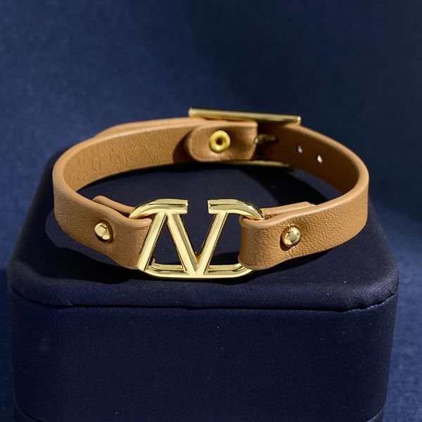 20 style woman opening bangle letter v gold metal bracelet designer luxury vlogo jewelry women charm bracelets 93, Black
20 style woman opening bangle letter v gold metal bracelet designer luxury vlogo jewelry women charm bracelets 93, Black