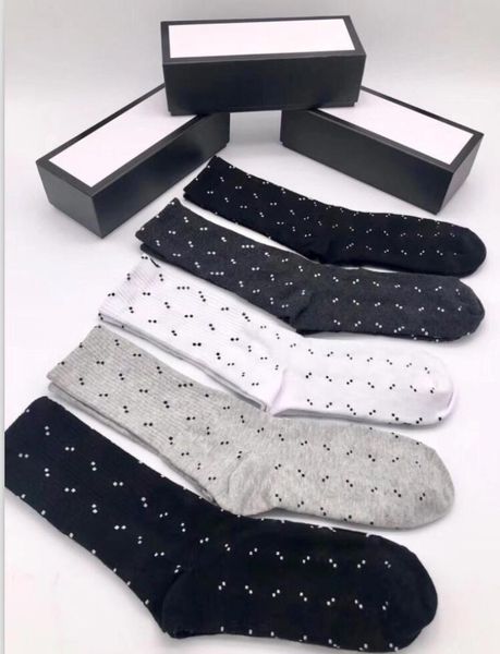 21ss luxur socks for mens and womens sport long sock 100 cotton whole couple 5 pcs with box2997886, Black
21ss luxur socks for mens and womens sport long sock 100 cotton whole couple 5 pcs with box2997886, Black