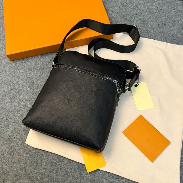 new 24ss messenger bags men's shoulder bag oblique straddle bag new fashion briefcase fashion versatile women's bag
new 24ss messenger bags men's shoulder bag oblique straddle bag new fashion briefcase fashion versatile women's bag