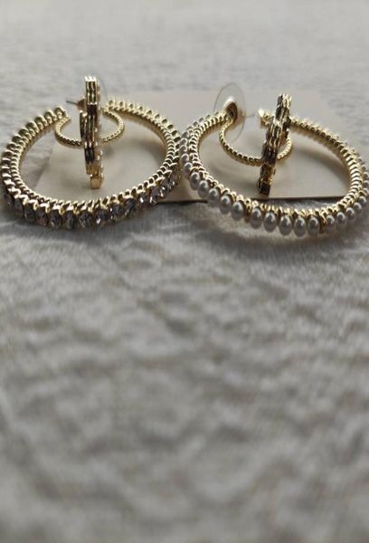 fashion matel hoop charm with pearl and rhinestone c symbol retro earring paper card7242466, Golden
fashion matel hoop charm with pearl and rhinestone c symbol retro earring paper card7242466, Golden
