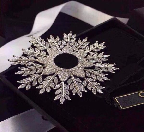 fashion brand snowflake diamond designer pin brooches for lady women party wedding lovers gift engagement luxury jewelry for bride6890903, Gray
fashion brand snowflake diamond designer pin brooches for lady women party wedding lovers gift engagement luxury jewelry for bride6890903, Gray