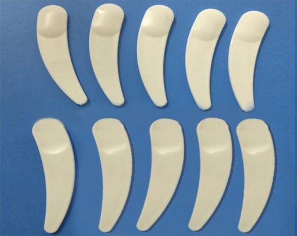 whole200pcs new mini cosmetic spatula scoop disposable mask white plastic spoon makeup maquillage tools2003797
whole200pcs new mini cosmetic spatula scoop disposable mask white plastic spoon makeup maquillage tools2003797