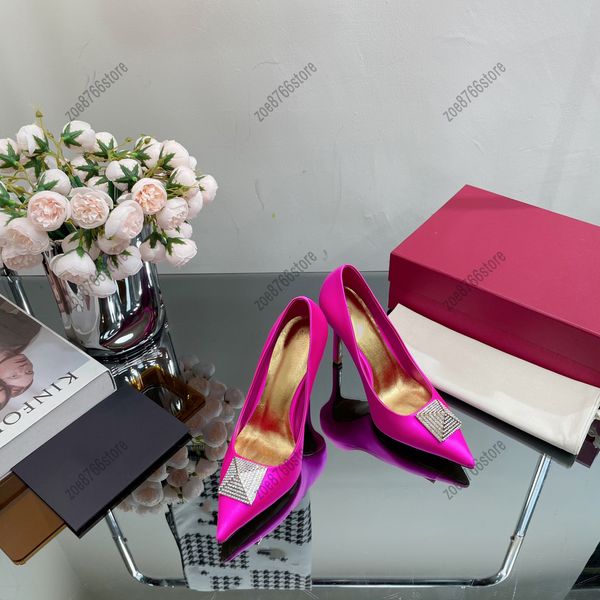 luxury ladies dress shoes designer ladies pointed toe shoes diamond rhinestone heels fashion classic ladies wedding party resort, Black
luxury ladies dress shoes designer ladies pointed toe shoes diamond rhinestone heels fashion classic ladies wedding party resort, Black
