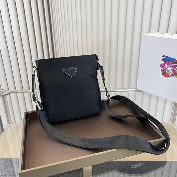 designer bag mens fashion nylon shoulder bag temperament woven crossbody bag portable phone bag multi functional wallet card bag
designer bag mens fashion nylon shoulder bag temperament woven crossbody bag portable phone bag multi functional wallet card bag