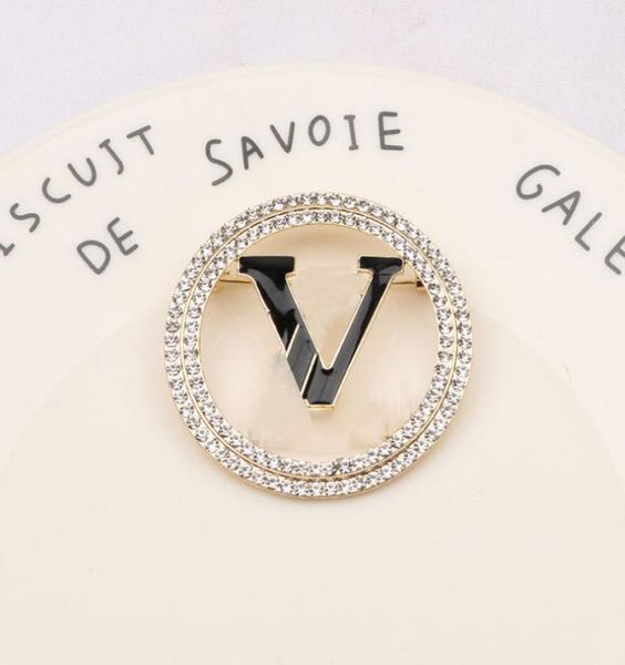 luxury brand designer letter pins brooches womens gold silver crysatl pearl rhinestone cape buckle brooch suit pin wedding party j7616665, Gray 
luxury brand designer letter pins brooches womens gold silver crysatl pearl rhinestone cape buckle brooch suit pin wedding party j7616665, Gray