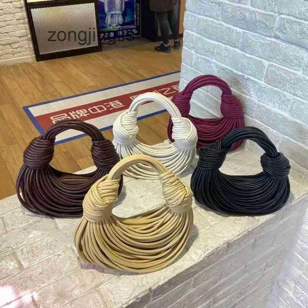 designer 2023 botteges bag jodie bags claassic lady ramen venet double knotted twisted noodle hand woven underarm
designer 2023 botteges bag jodie bags claassic lady ramen venet double knotted twisted noodle hand woven underarm