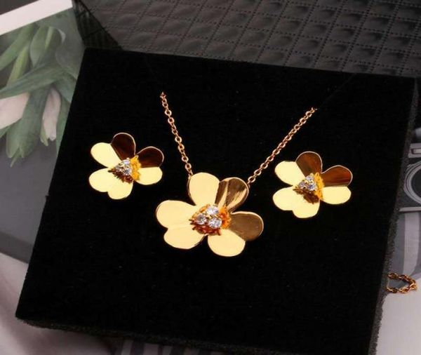 jewelry ladies pendant necklaces love rings van screw earrings carti bracelet party wedding couple gift fashion luxury designer a98713072, Silver
jewelry ladies pendant necklaces love rings van screw earrings carti bracelet party wedding couple gift fashion luxury designer a98713072, Silver