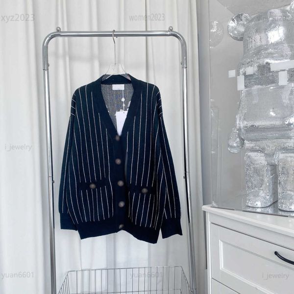 designer clothes women fashion knit logo button decoration sweater size s-l contrast stripe design cardigan luxurious july10, White
designer clothes women fashion knit logo button decoration sweater size s-l contrast stripe design cardigan luxurious july10, White