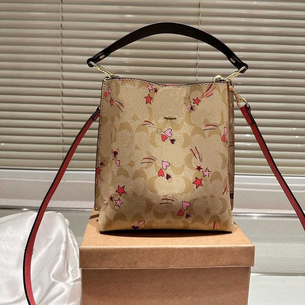 bucket bag designer cross body woman handbag vintage bags tote women purse cute mini star print handbags shoulder bags 230717
bucket bag designer cross body woman handbag vintage bags tote women purse cute mini star print handbags shoulder bags 230717