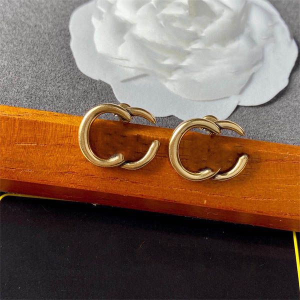 retro stud ggity designer charm earrings interlocking letter g eardrop women simple style party earring with box 5645, Golden;silver
retro stud ggity designer charm earrings interlocking letter g eardrop women simple style party earring with box 5645, Golden;silver
