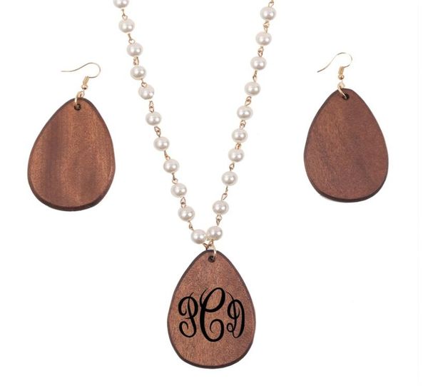 2021dhl new fashion monogram wooden disc pendant earrings pearl beaded necklace set2569403, Silver
2021dhl new fashion monogram wooden disc pendant earrings pearl beaded necklace set2569403, Silver