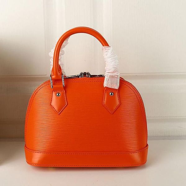 2023 women cross body bags handbag genuine leather bags water ripple shell shape letter lock hardware detachable shoulder strap, Black;red
2023 women cross body bags handbag genuine leather bags water ripple shell shape letter lock hardware detachable shoulder strap, Black;red