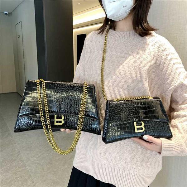 26% off handbag designer 2023 new women's high-end and niche design hourglass with crocodile pattern underarm one shoulder portable bag
26% off handbag designer 2023 new women's high-end and niche design hourglass with crocodile pattern underarm one shoulder portable bag
