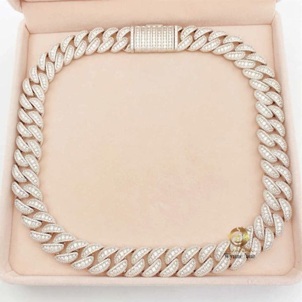 35ctw bussdown 18mm iced out falwless moissanite diamond miami cuban link chain, Silver
35ctw bussdown 18mm iced out falwless moissanite diamond miami cuban link chain, Silver