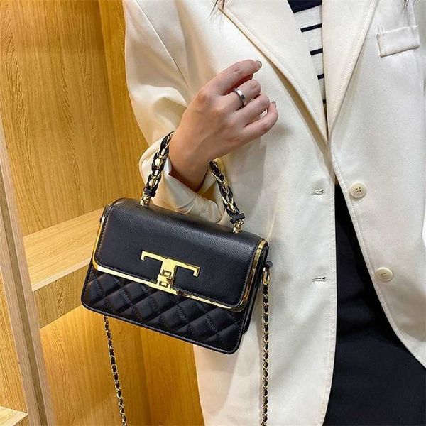 28% off designer 2023 new xiaoxiangfeng lingge handbag elegant temperament shoulder solid color texture small bag 
28% off designer 2023 new xiaoxiangfeng lingge handbag elegant temperament shoulder solid color texture small bag
