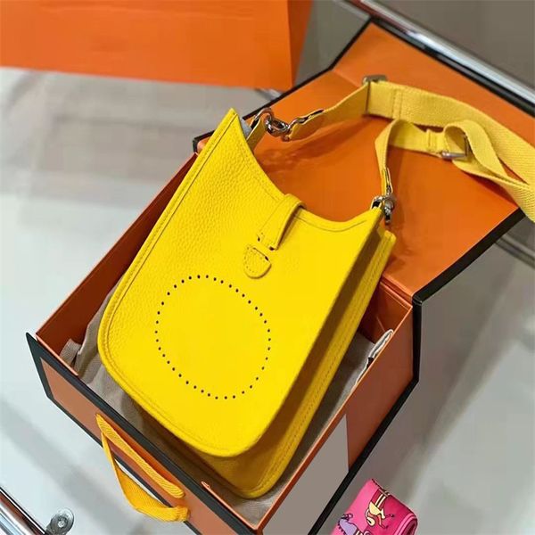 designer luxury brand evelyn crossbody bag one shoulder bag original fashion mini bag evelyn hand carry calfskin clutch full set of high-gra
designer luxury brand evelyn crossbody bag one shoulder bag original fashion mini bag evelyn hand carry calfskin clutch full set of high-gra