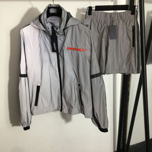 712 2023 milan style spring summer brand same style two pieces sets short pants hooded zipper empire long sleeve dress meiyi, White
712 2023 milan style spring summer brand same style two pieces sets short pants hooded zipper empire long sleeve dress meiyi, White