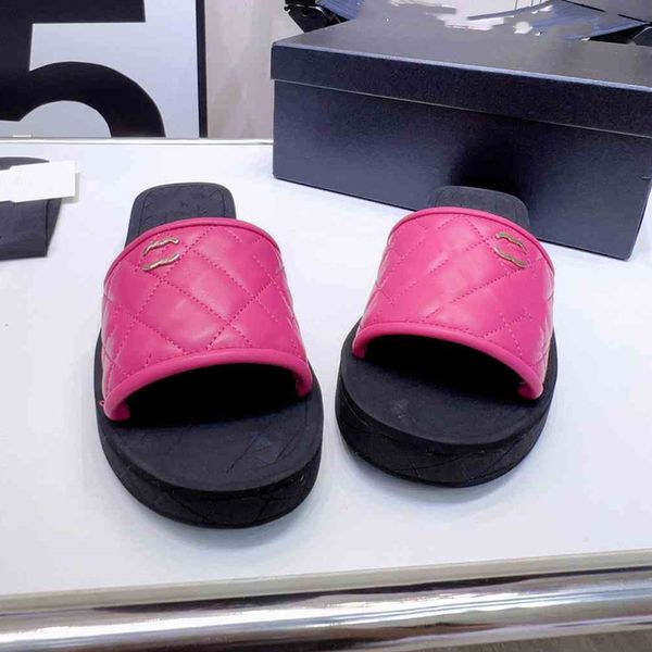 fashion slippers 2023 channel luxury design summer men and women flat shoes thick sole leather rubber letter logo casual cartoon slippers 09, Black
fashion slippers 2023 channel luxury design summer men and women flat shoes thick sole leather rubber letter logo casual cartoon slippers 09, Black