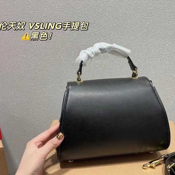 model woman bags designer the same bag for as new handbag with a high appearance and high-end version y4m2 tzm8
model woman bags designer the same bag for as new handbag with a high appearance and high-end version y4m2 tzm8