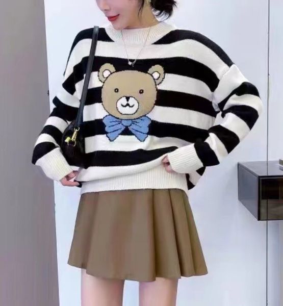 moschi women's sweater knitted cardigan luxury brand designer brand logo knitted blouse new autumn winter women stylish casual little b, White;black
moschi women's sweater knitted cardigan luxury brand designer brand logo knitted blouse new autumn winter women stylish casual little b, White;black