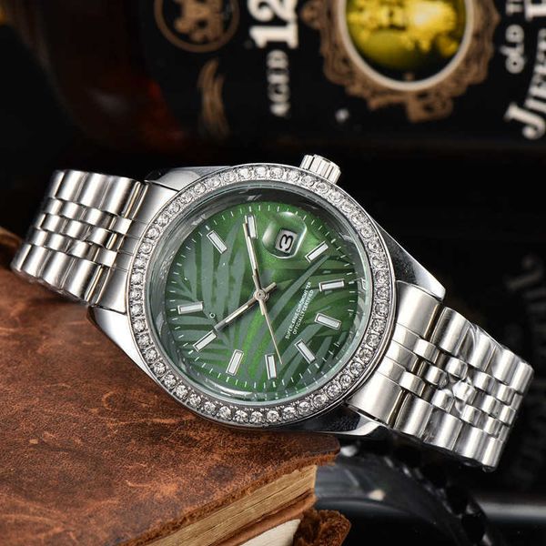 r olax men's watches from brands quartz watch is a selling business quartz watch with diamond rings with gift box, Slivery;golden
r olax men's watches from brands quartz watch is a selling business quartz watch with diamond rings with gift box, Slivery;golden