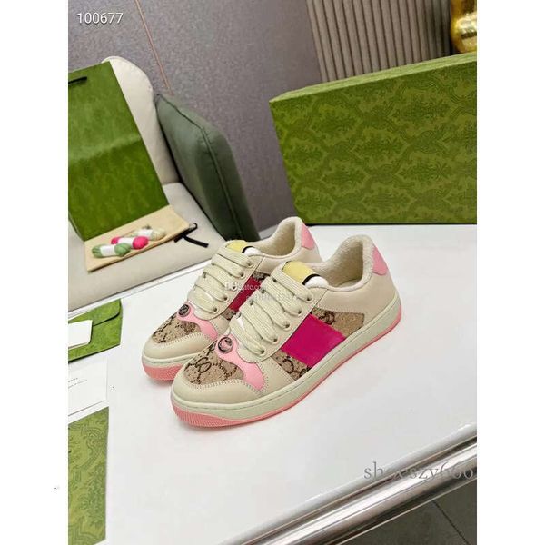 2023 high-quality a small dirty shoes designer casual shoe screener sneakers board men women sneaker classic blue pink crystal stripetop, Black
2023 high-quality a small dirty shoes designer casual shoe screener sneakers board men women sneaker classic blue pink crystal stripetop, Black