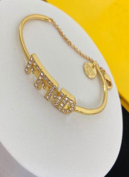 fashion gold cz charm braccelets for women party wedding lovers gift engagement jewelry with box4969167, Golden;silver
fashion gold cz charm braccelets for women party wedding lovers gift engagement jewelry with box4969167, Golden;silver