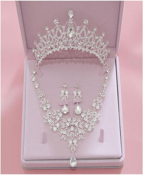 bling bling set crowns necklace earrings alloy crystal sequined bridal jewelry accessories wedding tiaras headpieces suit9770980, Silver
bling bling set crowns necklace earrings alloy crystal sequined bridal jewelry accessories wedding tiaras headpieces suit9770980, Silver