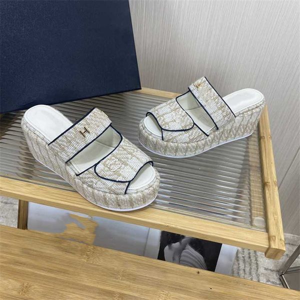 fashion slippers 2023 channel luxury design summer men and women flat shoes thick sole leather rubber letter logo casual cartoon slippers 08, Black
fashion slippers 2023 channel luxury design summer men and women flat shoes thick sole leather rubber letter logo casual cartoon slippers 08, Black