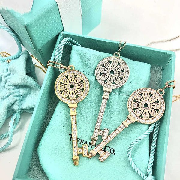 designer ay s925 sterling silver inlaid with diamond sunflower key small crowd high-grade sweater chain women's versatile temperament l, Black
designer ay s925 sterling silver inlaid with diamond sunflower key small crowd high-grade sweater chain women's versatile temperament l, Black