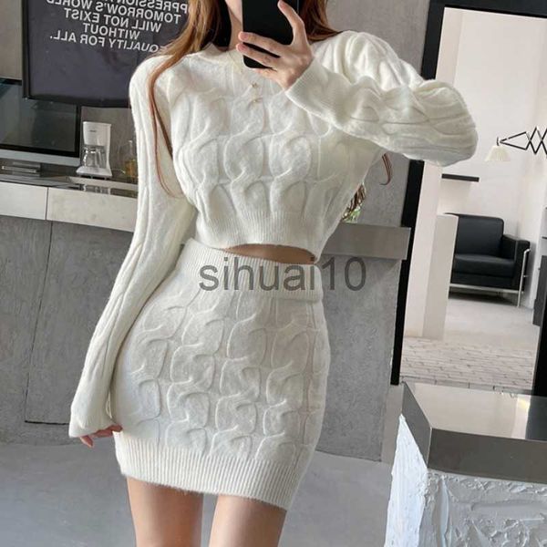 women's two piece pants elegant fall winter knitted 2 piece set chic women o neck sweater crop + bodycon mini skirt korean suit j230717, White
women's two piece pants elegant fall winter knitted 2 piece set chic women o neck sweater crop + bodycon mini skirt korean suit j230717, White