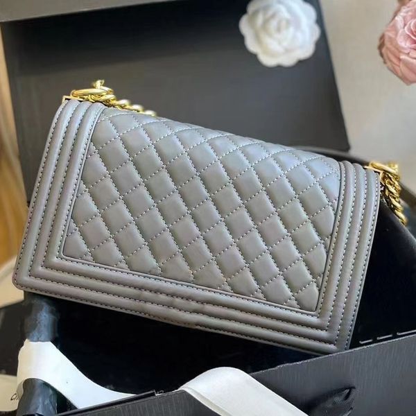 classic cc luxury designer luxury totes bags fashion womens handbag caviar quilted matelasse plaid flap chain slant shoulder bags le boy cal
classic cc luxury designer luxury totes bags fashion womens handbag caviar quilted matelasse plaid flap chain slant shoulder bags le boy cal
