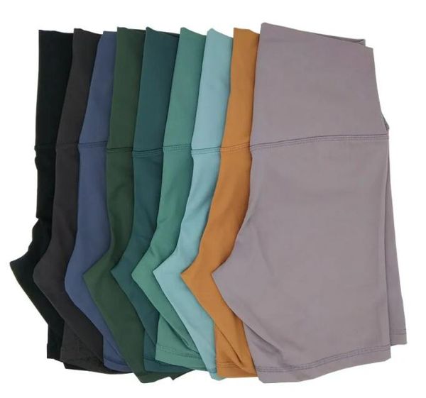 l067 yoga shorts high-rise short pants runing outfit no t-line nake feeling elastic tight women sports shorts slim fit casual sportpants, Black;white
l067 yoga shorts high-rise short pants runing outfit no t-line nake feeling elastic tight women sports shorts slim fit casual sportpants, Black;white