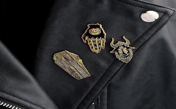 ents hands of doom satan sees all coffin pins gothic pins punk pins badges brooches leather jackets backpack accessories3496347, Blue
ents hands of doom satan sees all coffin pins gothic pins punk pins badges brooches leather jackets backpack accessories3496347, Blue