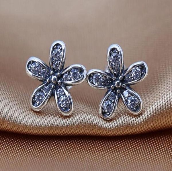 daisy stud earrings 100% authentic 925 sterling silver earrings with cubic zirconia fits for jewelry charms 1pair/lot9370862, Golden;silver
daisy stud earrings 100% authentic 925 sterling silver earrings with cubic zirconia fits for jewelry charms 1pair/lot9370862, Golden;silver