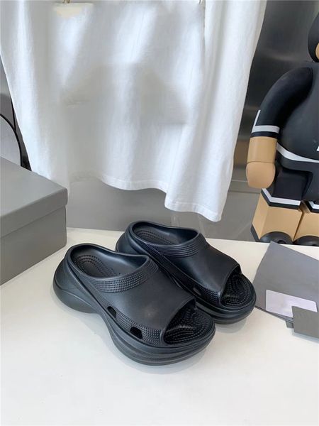designer luxury women's chunky slide sandal in black platform slide sandal shoe mules sandals sandal with box
designer luxury women's chunky slide sandal in black platform slide sandal shoe mules sandals sandal with box