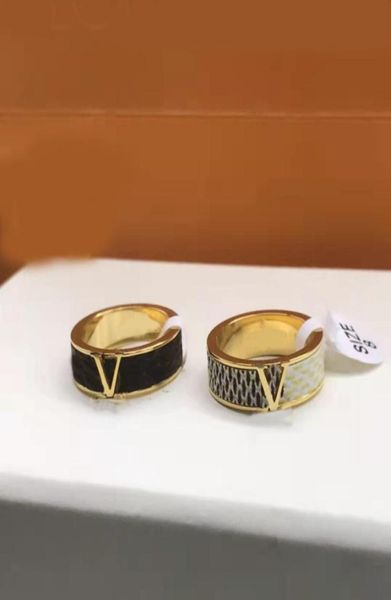 luxury designer 2021 new men039s or women039s leather ring 18k gold plated couple party wedding jewelry7620338, Golden;silver
luxury designer 2021 new men039s or women039s leather ring 18k gold plated couple party wedding jewelry7620338, Golden;silver