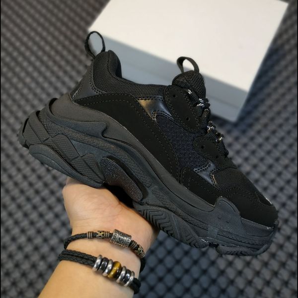 2023 triple s shoes designer mens womens platform shoe clear sole black white grey red pink blue royal neon green trainer sneakers for men a
2023 triple s shoes designer mens womens platform shoe clear sole black white grey red pink blue royal neon green trainer sneakers for men a