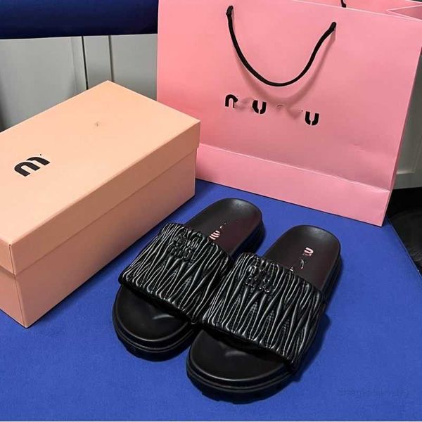 women's designer mius slide beach sandals shoes women slippers 2023 super sheep style net red round thick sole casual flat bottom for o
women's designer mius slide beach sandals shoes women slippers 2023 super sheep style net red round thick sole casual flat bottom for o