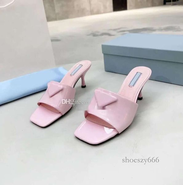 medium heel comfortable women's wear designer slippers fashion open toe square head genuine leather high heels show street casual beach, Black
medium heel comfortable women's wear designer slippers fashion open toe square head genuine leather high heels show street casual beach, Black