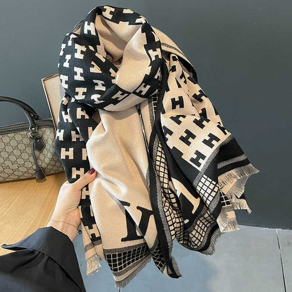 color blocking h letter autumn and winter new women's imitation cashmere double side thickened warm scarf with long shawl, Blue;gray 
color blocking h letter autumn and winter new women's imitation cashmere double side thickened warm scarf with long shawl, Blue;gray